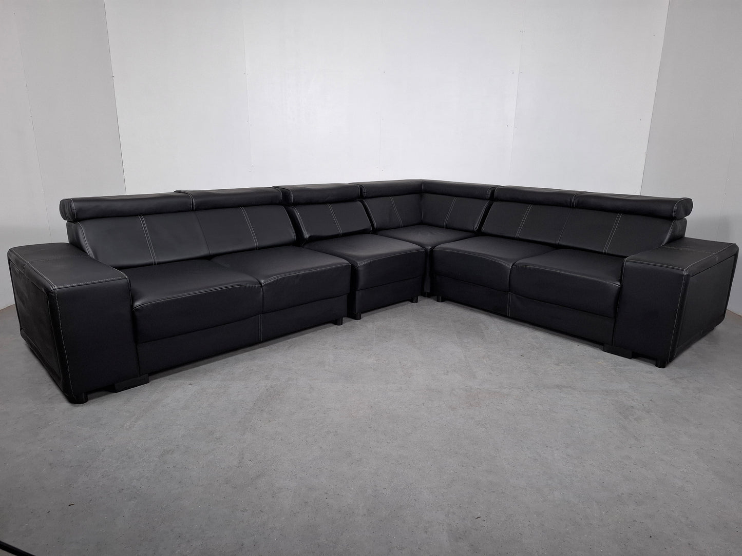 Moderne hoekbank van leder | Zwart