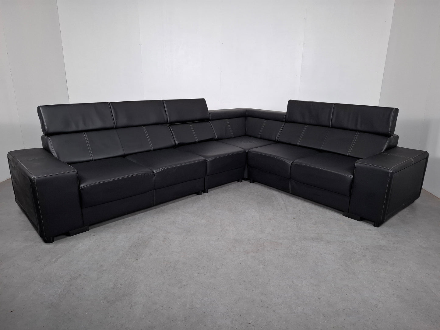 Moderne hoekbank van leder | Zwart