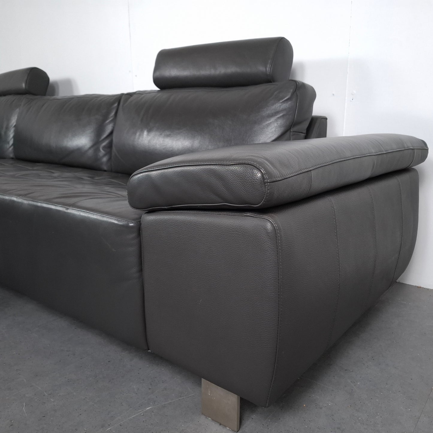Henders & Hazel hoekbank met hocker | Leder | Grijs