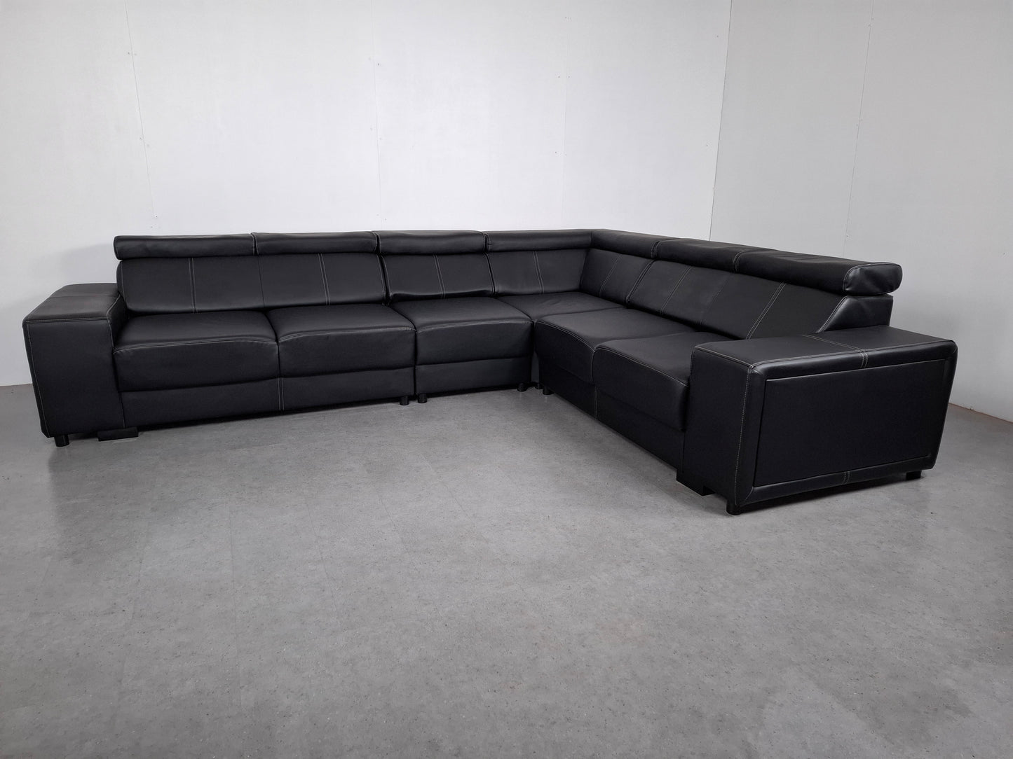 Moderne hoekbank van leder | Zwart