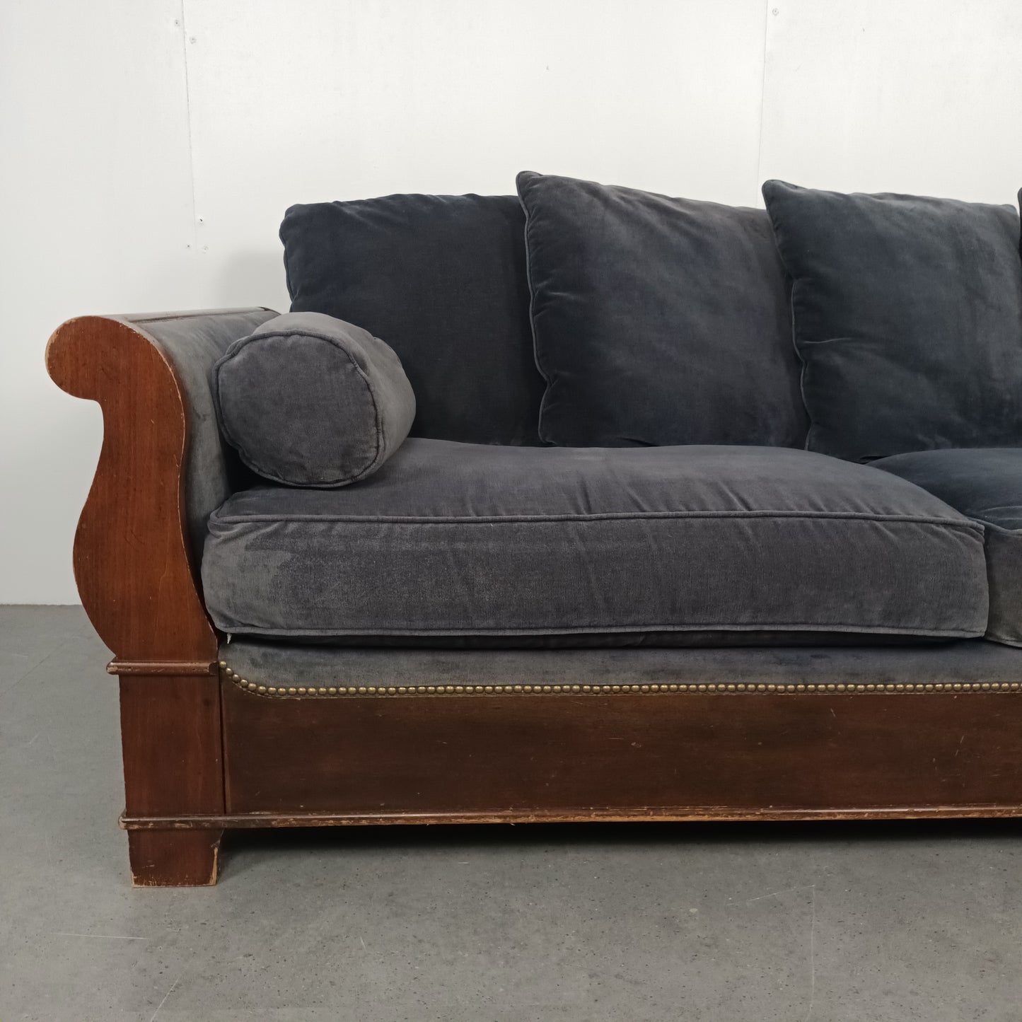 Hoogwaardige Velourse bank | Royaal blauw / warm lak