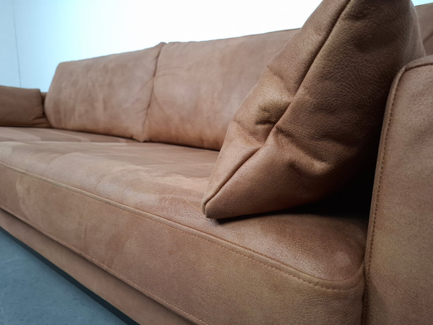 Retro look bank met hocker van Eco Leder | Cognac bruin