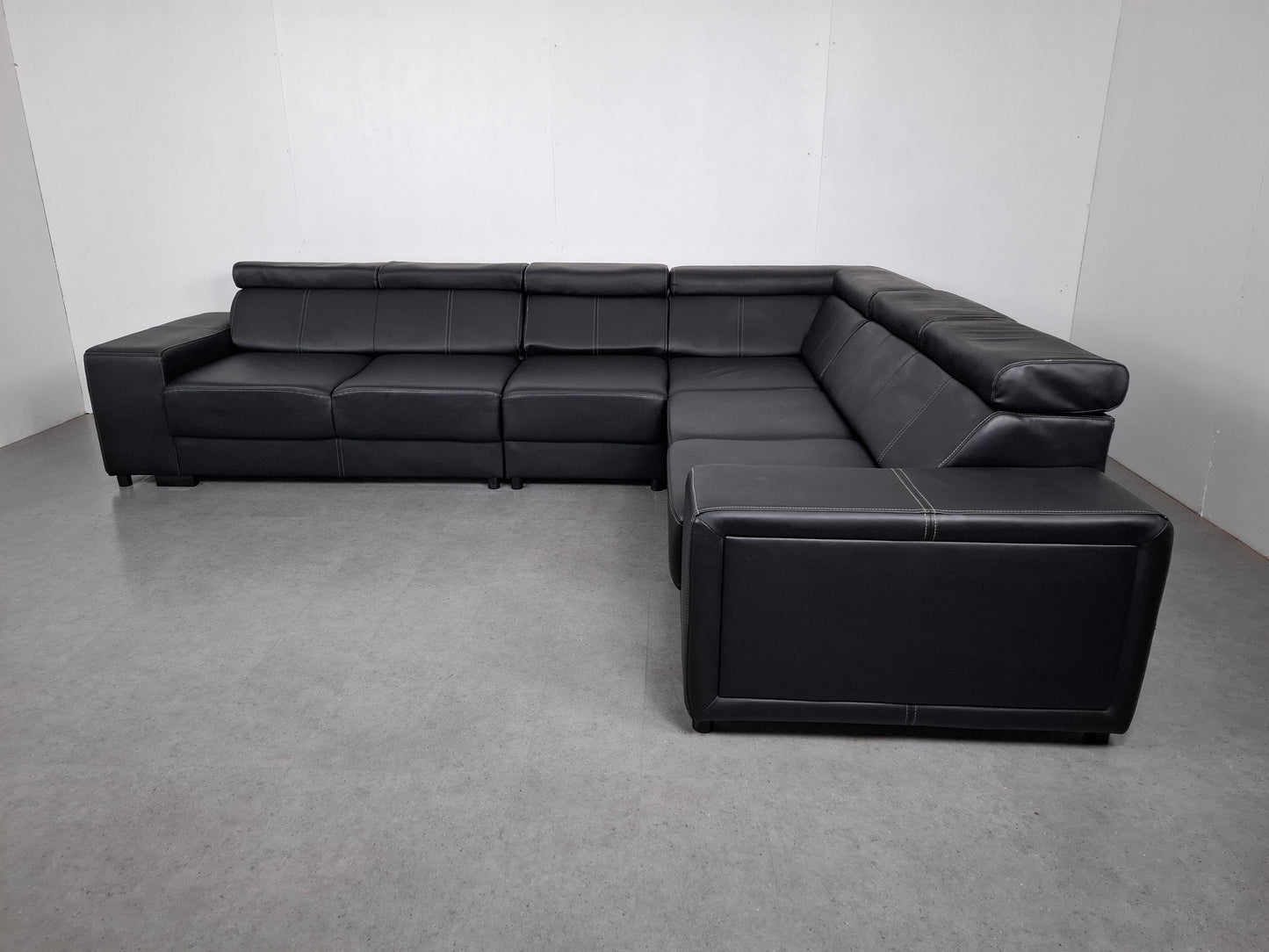 Moderne hoekbank van leder | Zwart