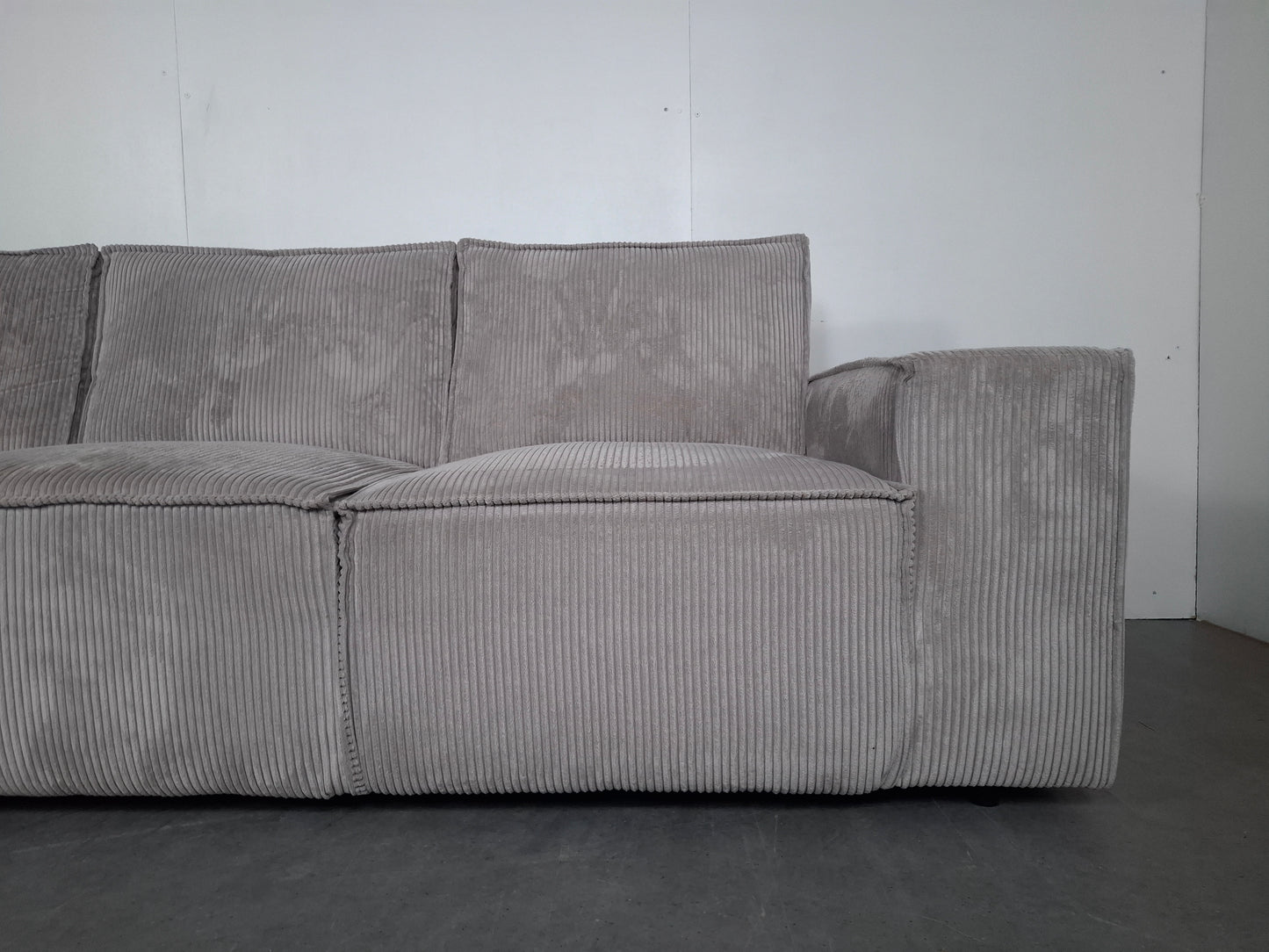 Ribstof 4 zits Bank met Hocker | Wit / Licht grijs
