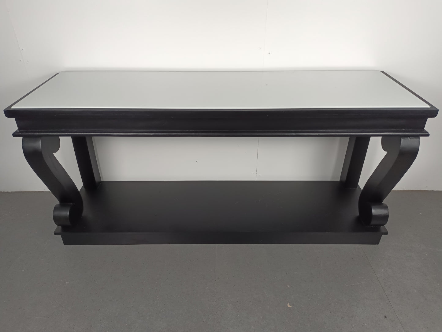 Richmond Interiors Sidetable