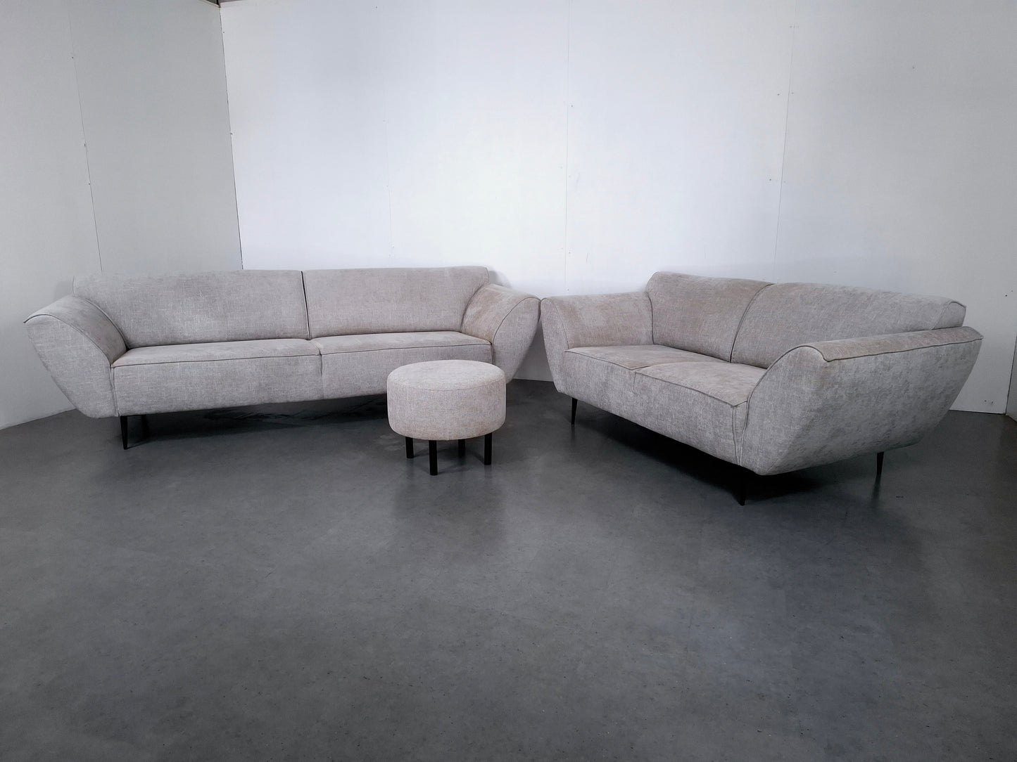Complete set van Montel: 4 zits & 2,5 zits Bank met Hocker | Gemeleerd