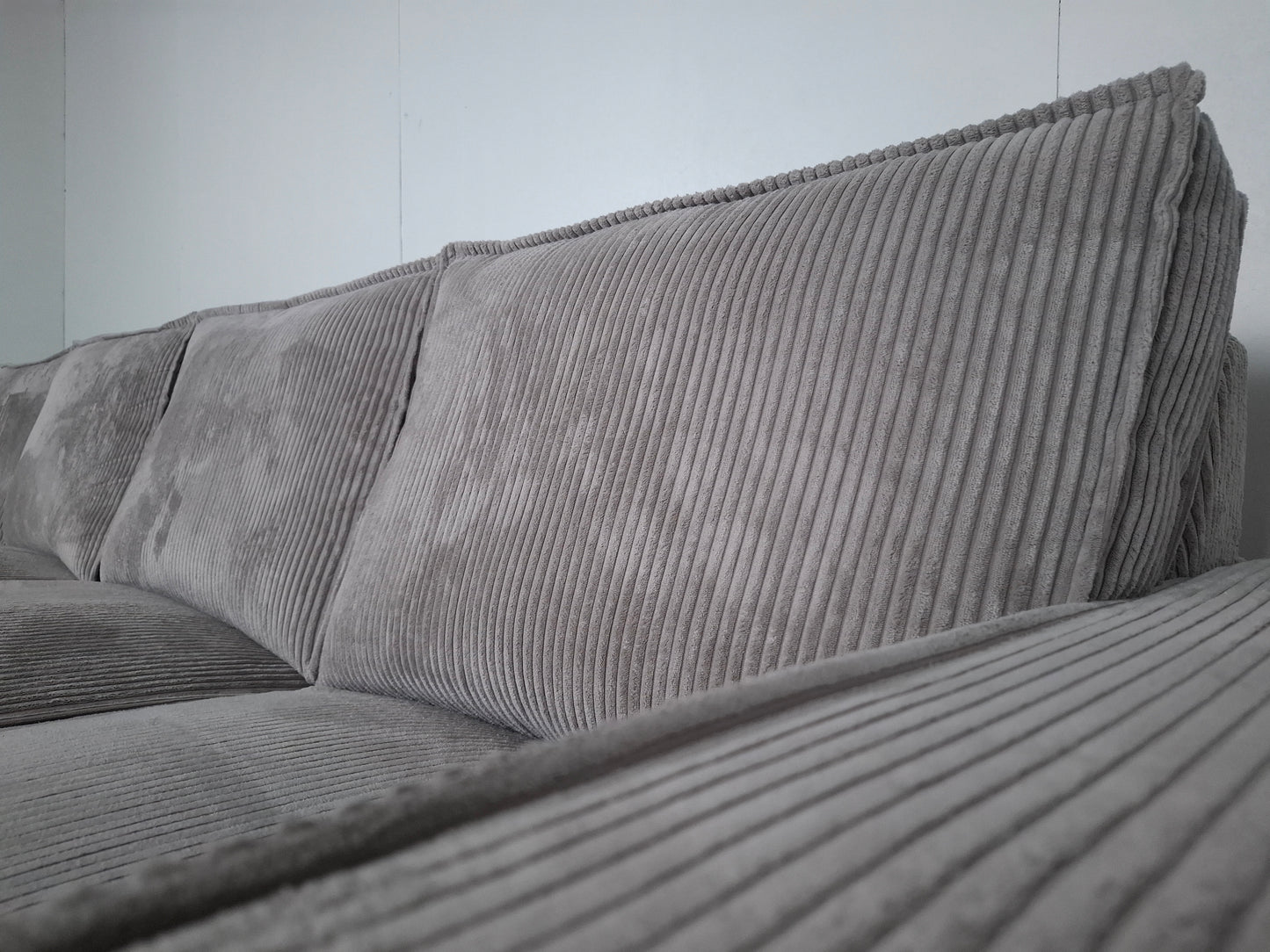 Ribstof 4 zits Bank met Hocker | Wit / Licht grijs