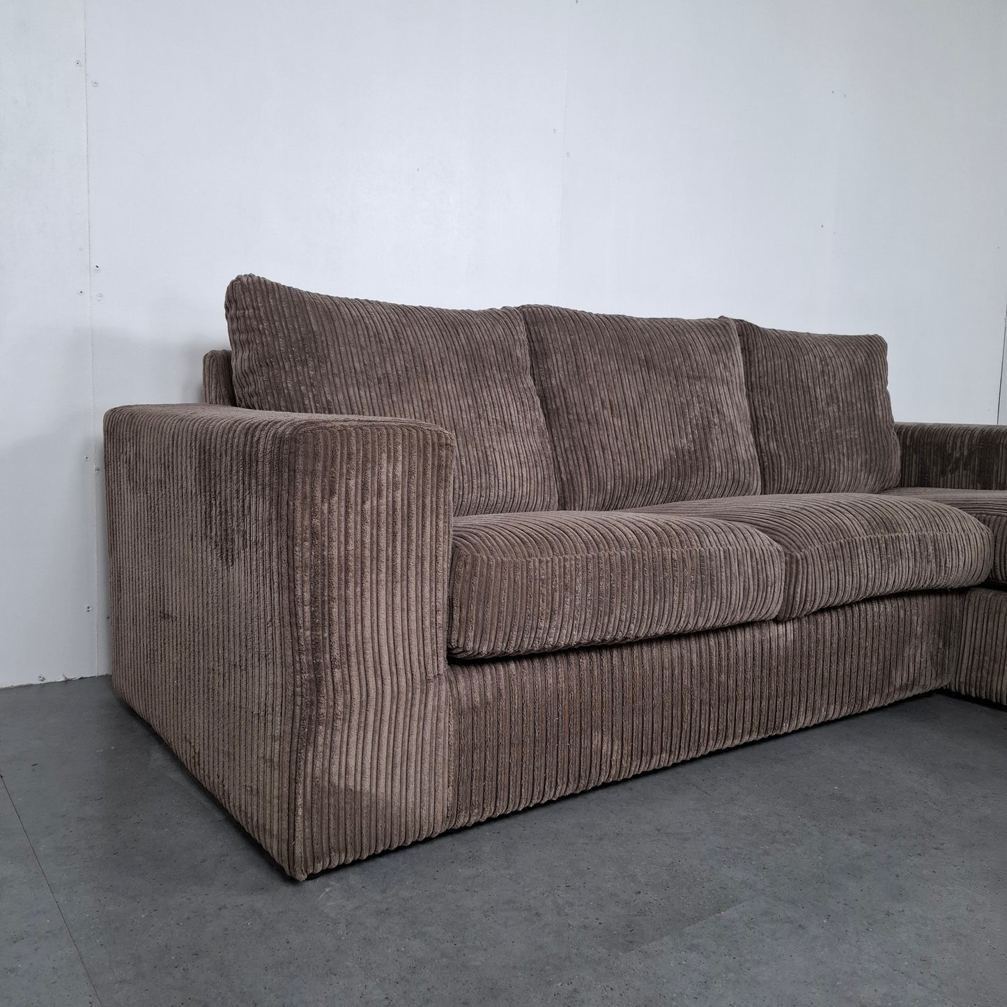 Ribstof 3 zits formaat hoekbank | Taupe bruin