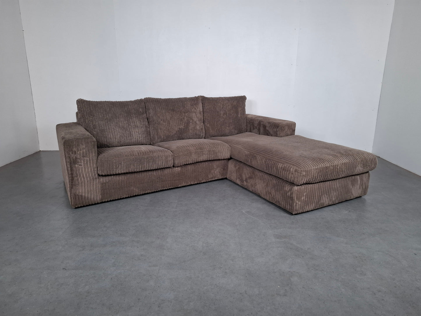 Ribstof 3 zits formaat hoekbank | Taupe bruin