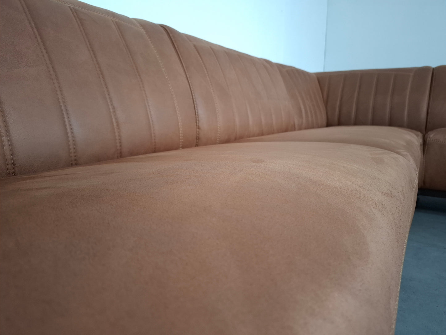 Industriële hoekbank | Cognac