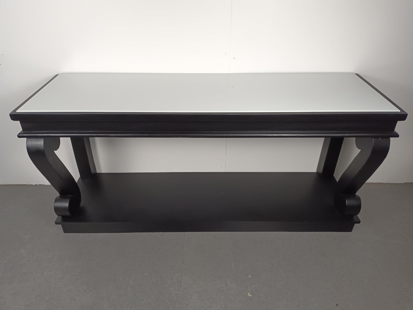 Richmond Interiors Sidetable