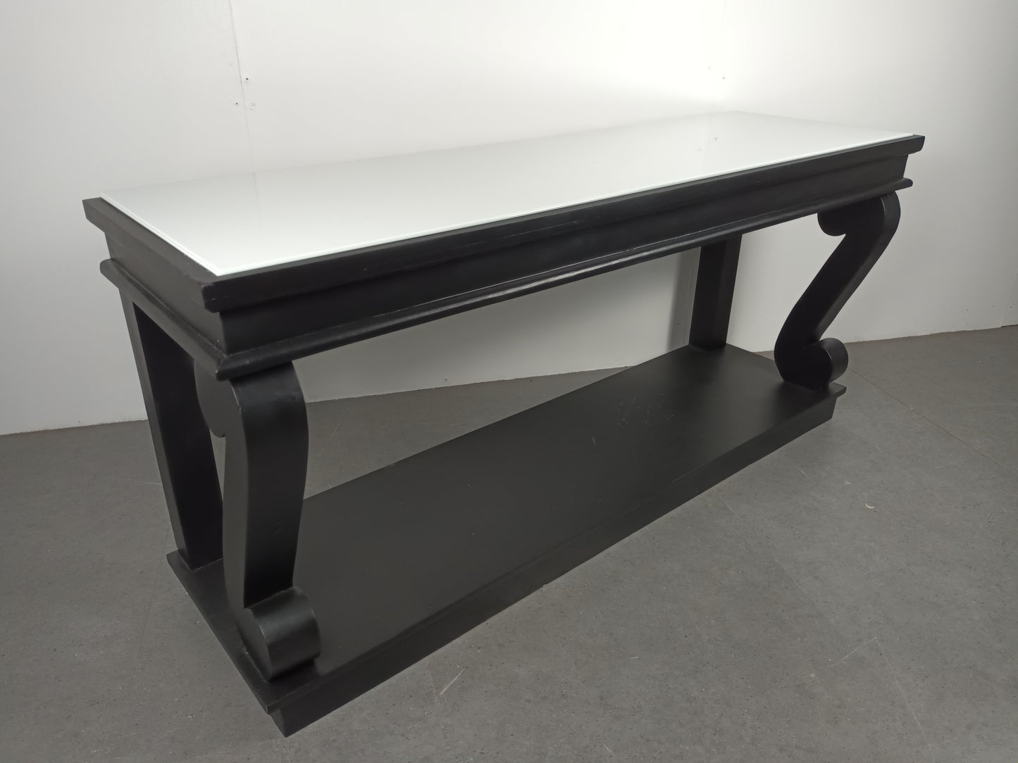 Richmond Interiors Sidetable