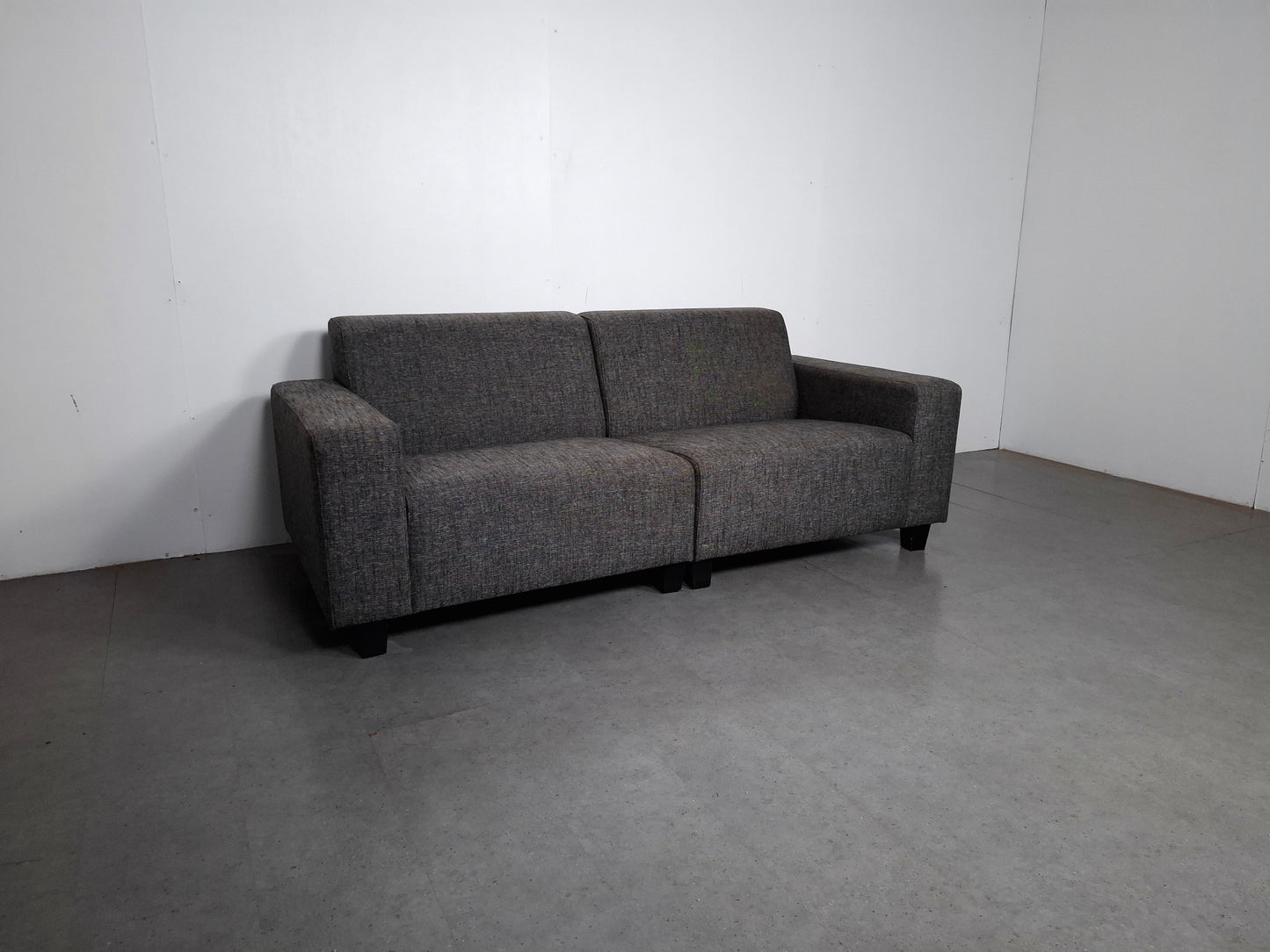 Moderne 2 zits Bank | Grijs gemeleerd