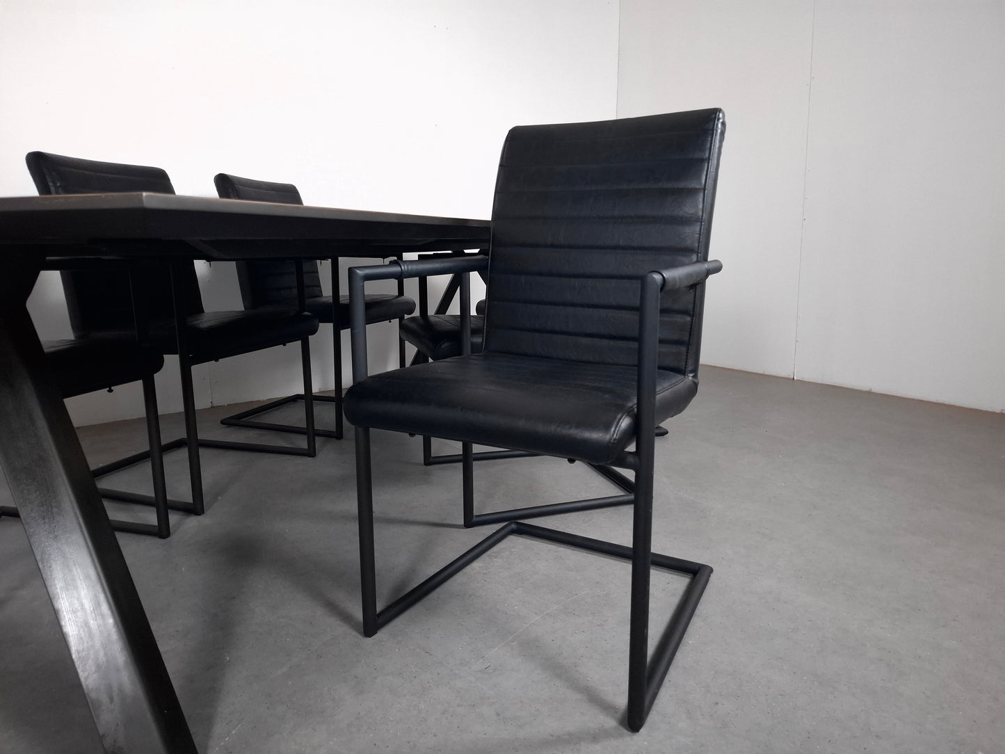 Eetkamer set: Hoge kwaliteits Eettafel met 6 Stoelen