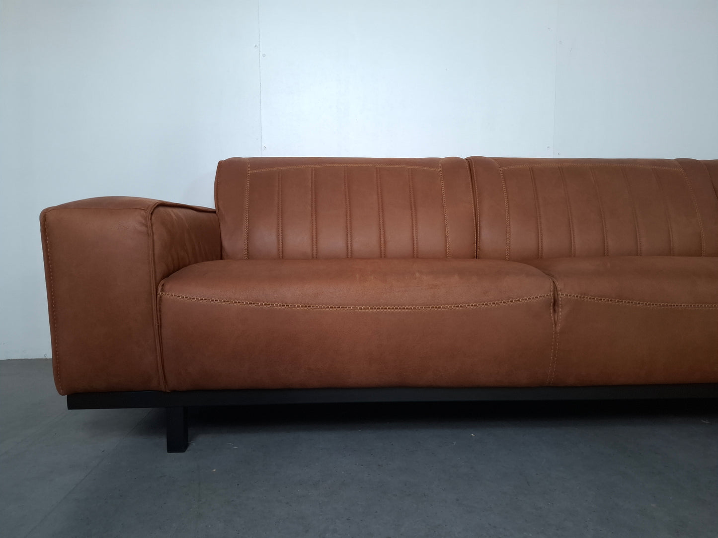 Industriële hoekbank | Cognac