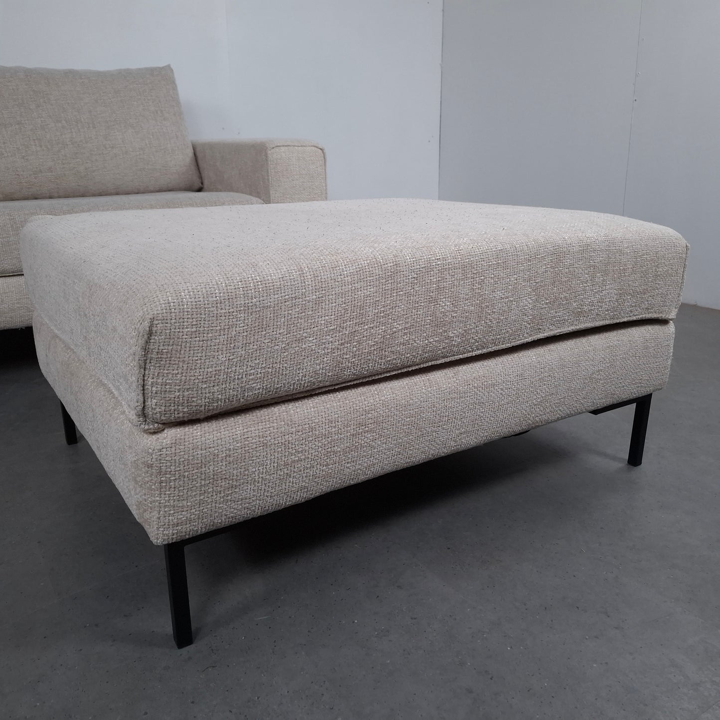 Moderne 4-zits bank met hocker | Creme