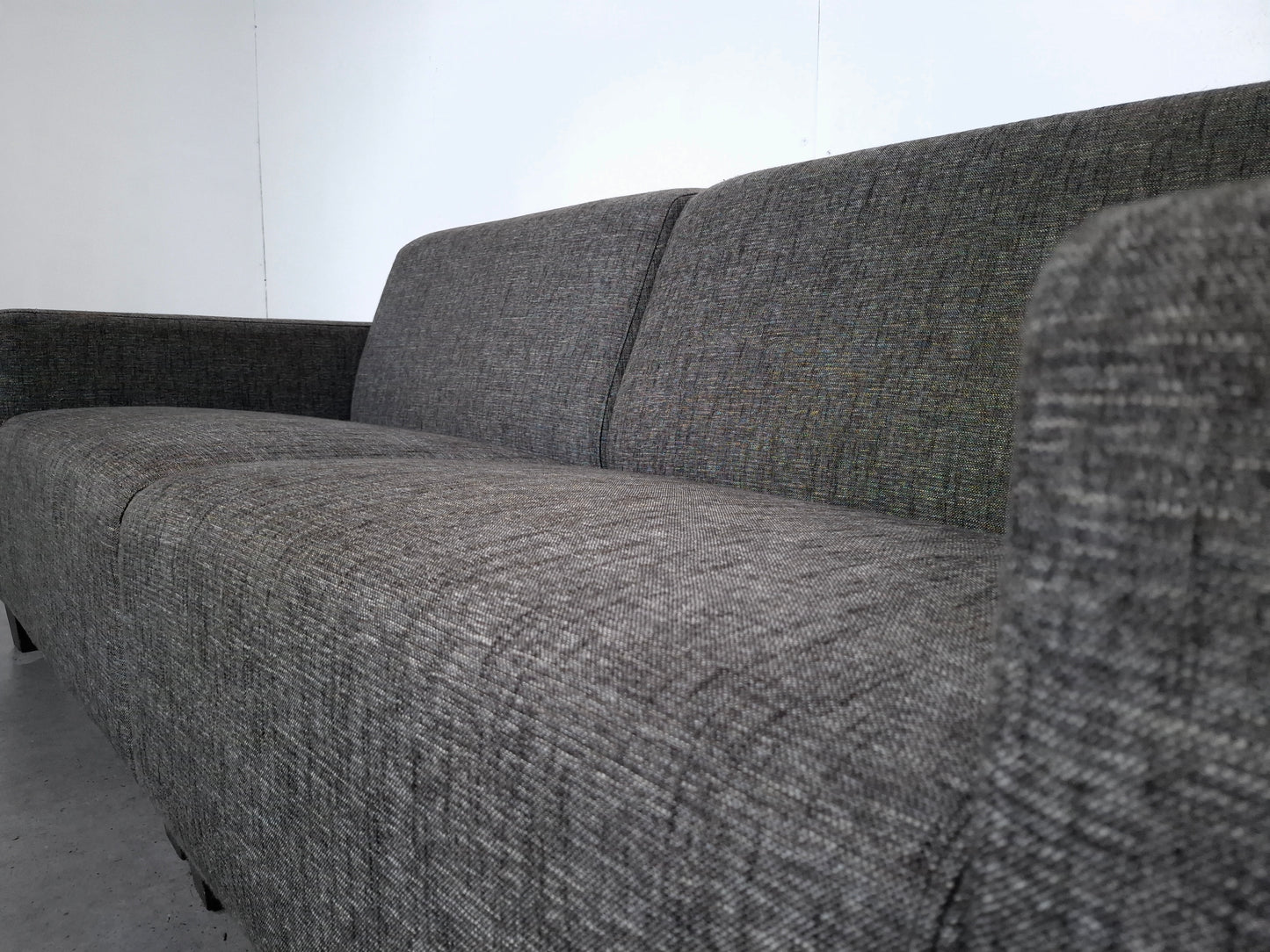 Moderne 2 zits Bank | Grijs gemeleerd
