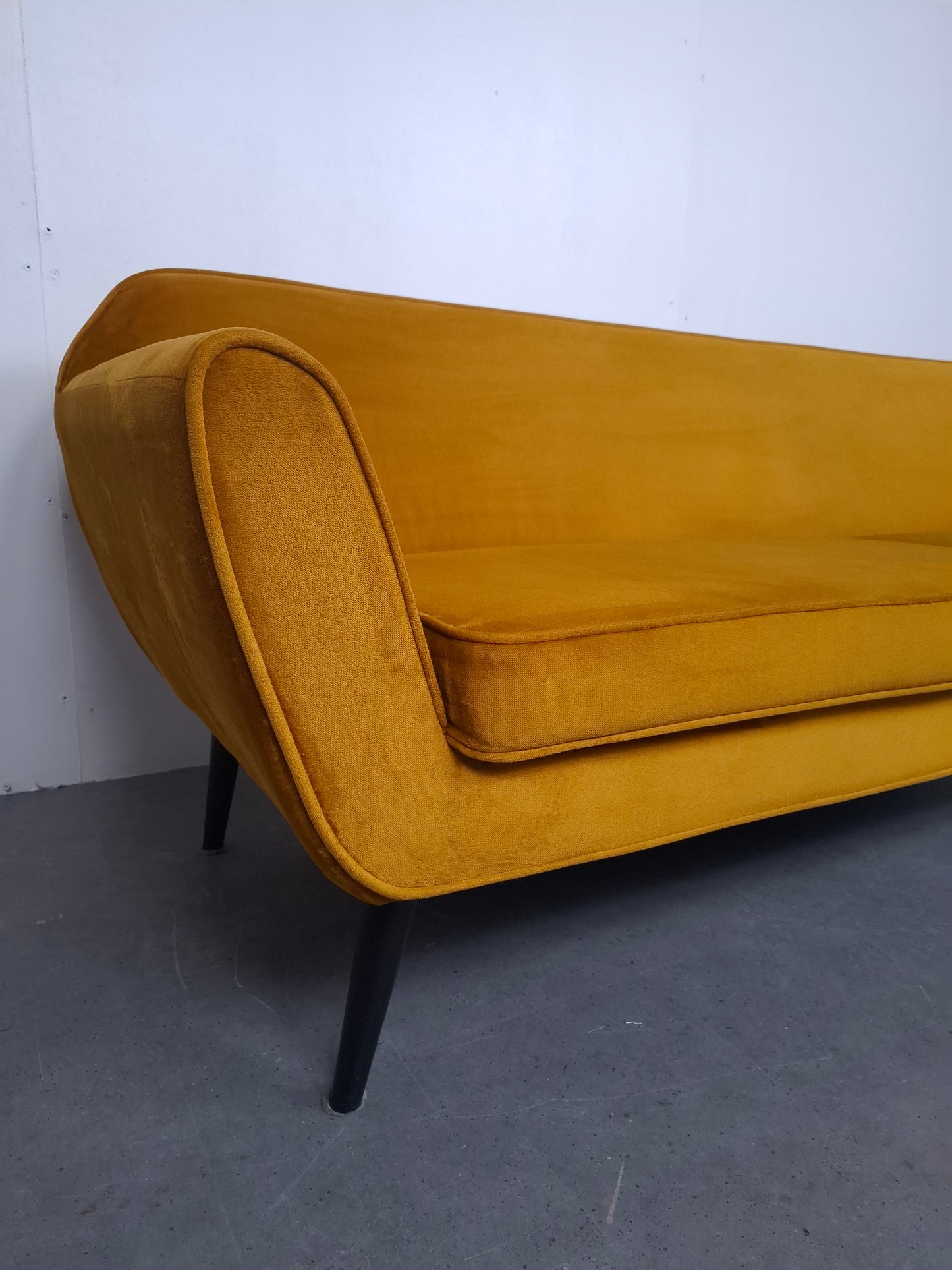 WOOOD model Rocco 3 zits bank | Okergeel