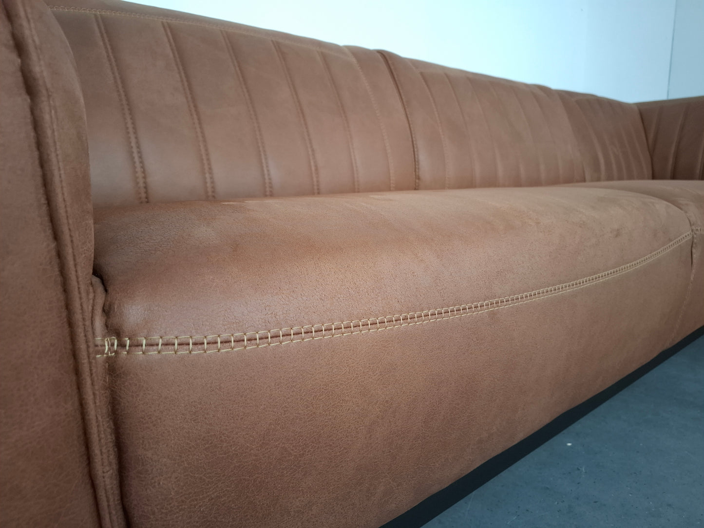 Industriële hoekbank | Cognac