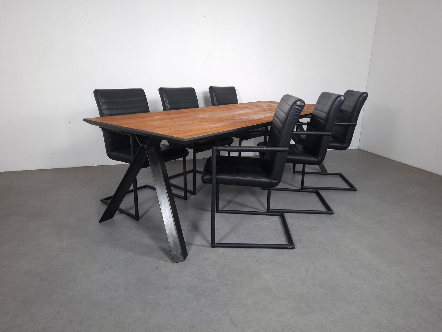 Eetkamer set: Hoge kwaliteits Eettafel met 6 Stoelen