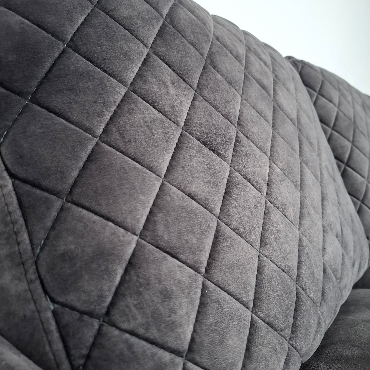 Urban Sofa: By Ira Ness velourse hoekbank | Grafiet grijs