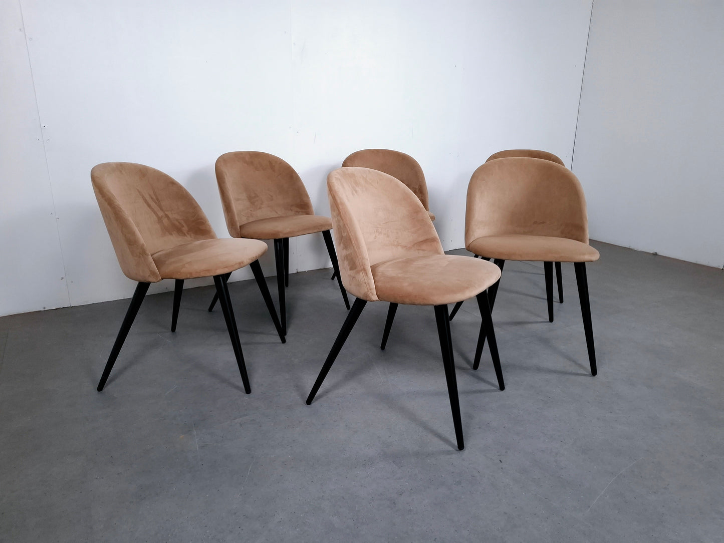 Set van 6 Velourse Eetkamerstoelen | Taupe