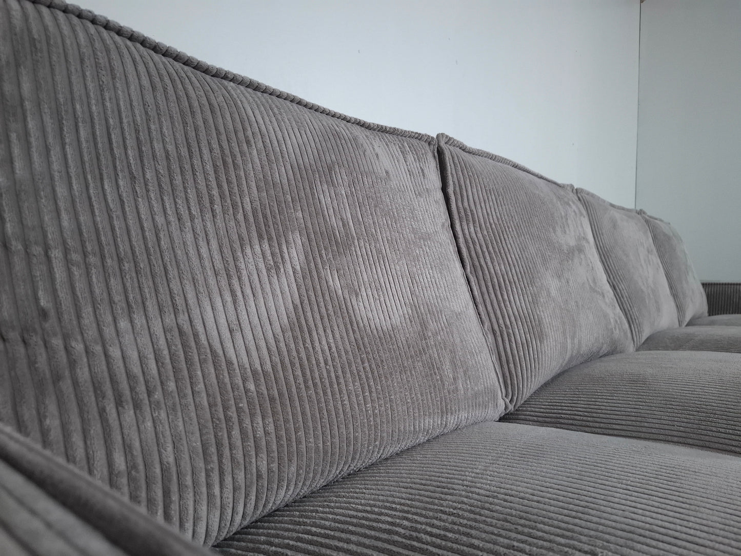 Ribstof 4 zits Bank met Hocker | Wit / Licht grijs