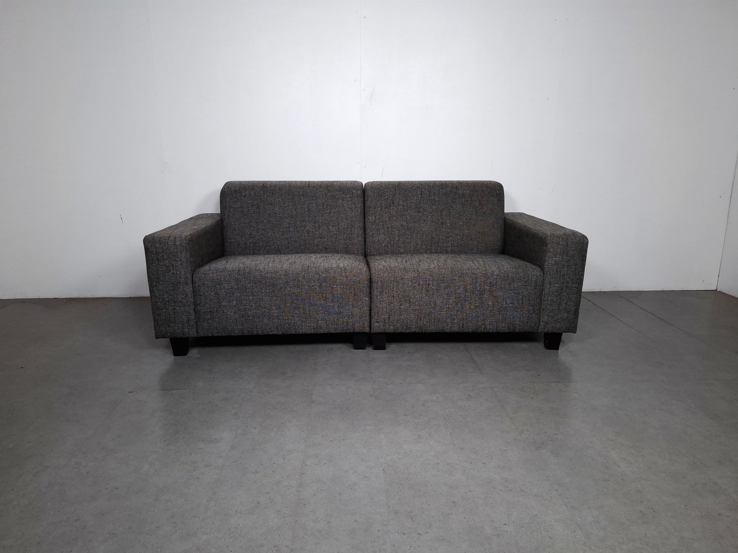Moderne 2 zits Bank | Grijs gemeleerd