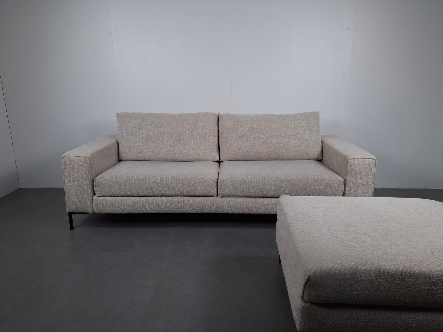 Moderne 4-zits bank met hocker | Creme