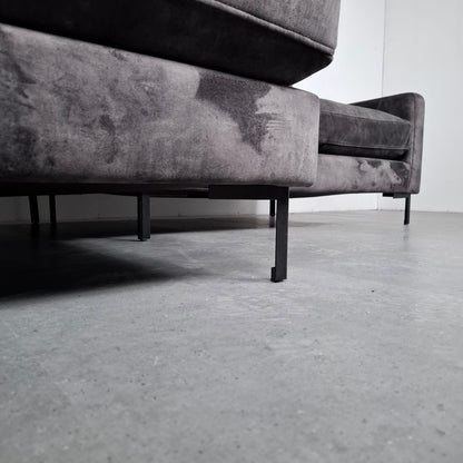 Urban Sofa: By Ira Ness velourse hoekbank | Grafiet grijs