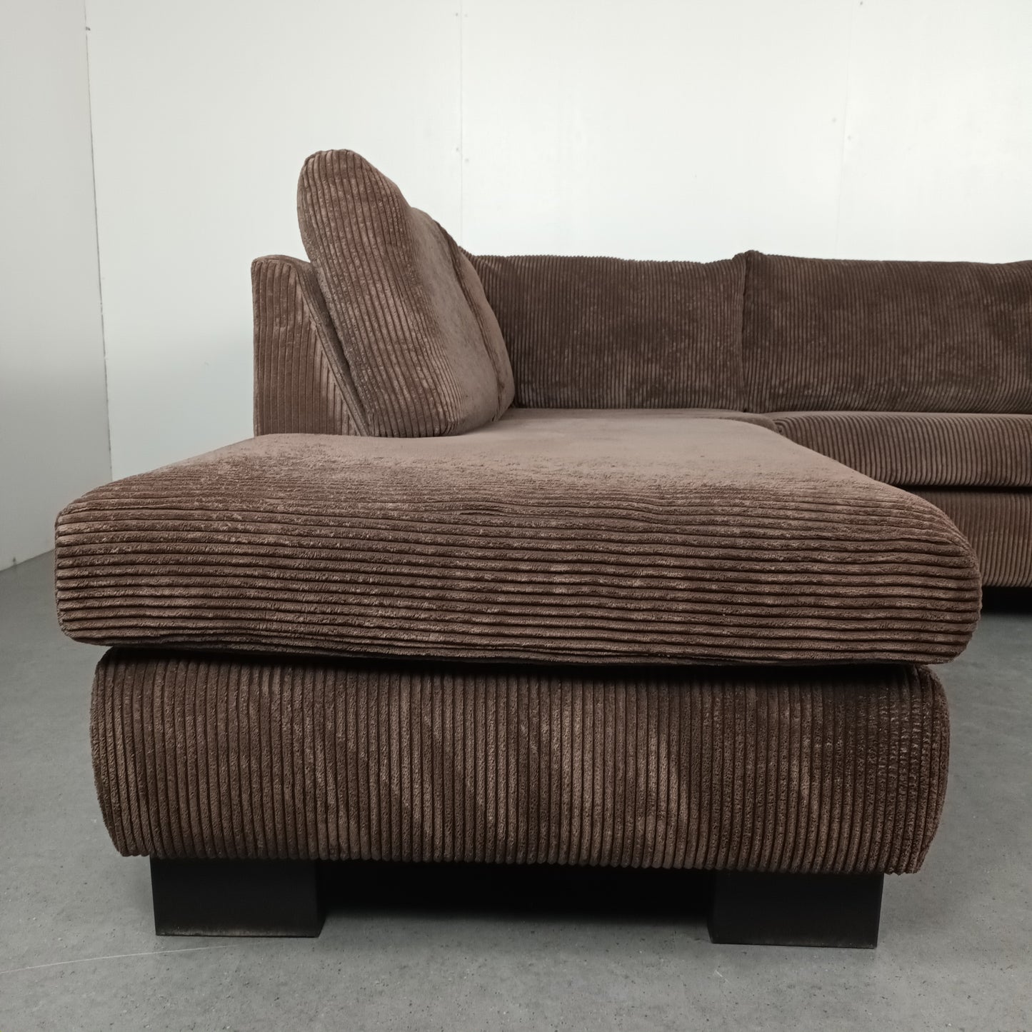 Ribstof hoekbank | Royaal bruin